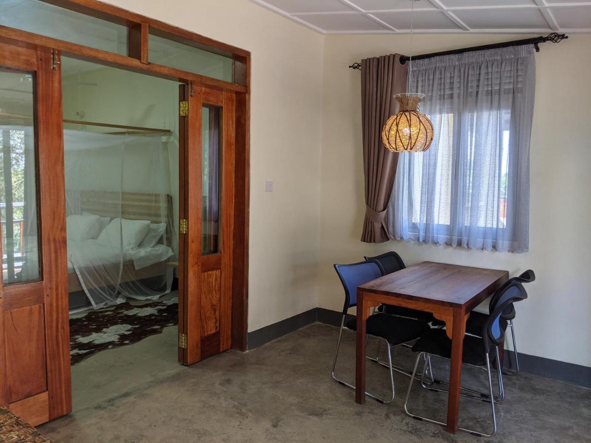 Dutchess Hotel And Restaurant Fort Portal Экстерьер фото