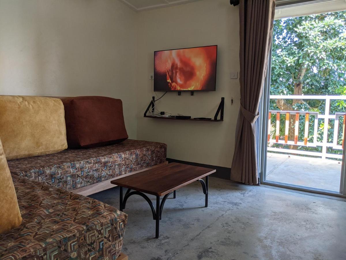 Dutchess Hotel And Restaurant Fort Portal Экстерьер фото