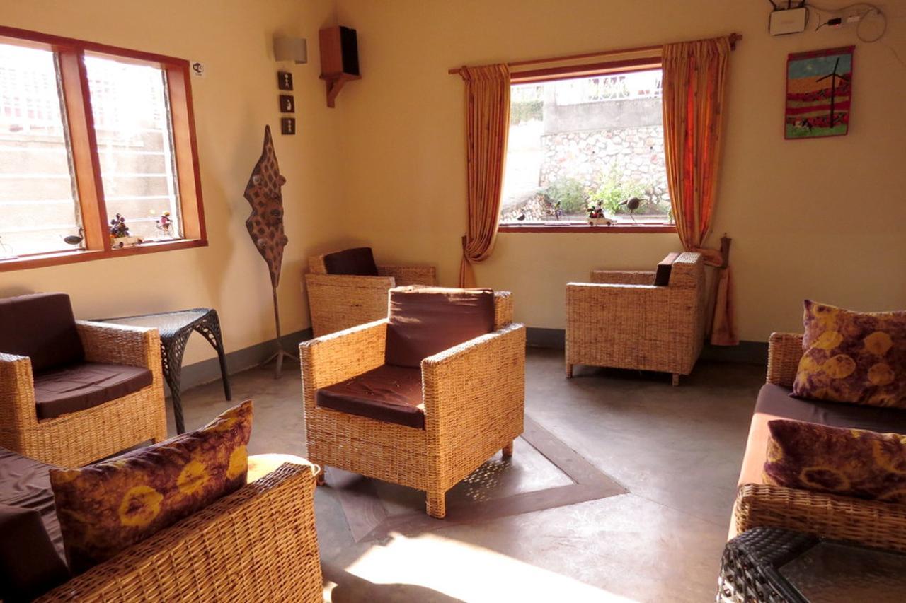 Dutchess Hotel And Restaurant Fort Portal Экстерьер фото