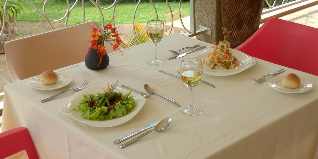 Dutchess Hotel And Restaurant Fort Portal Экстерьер фото
