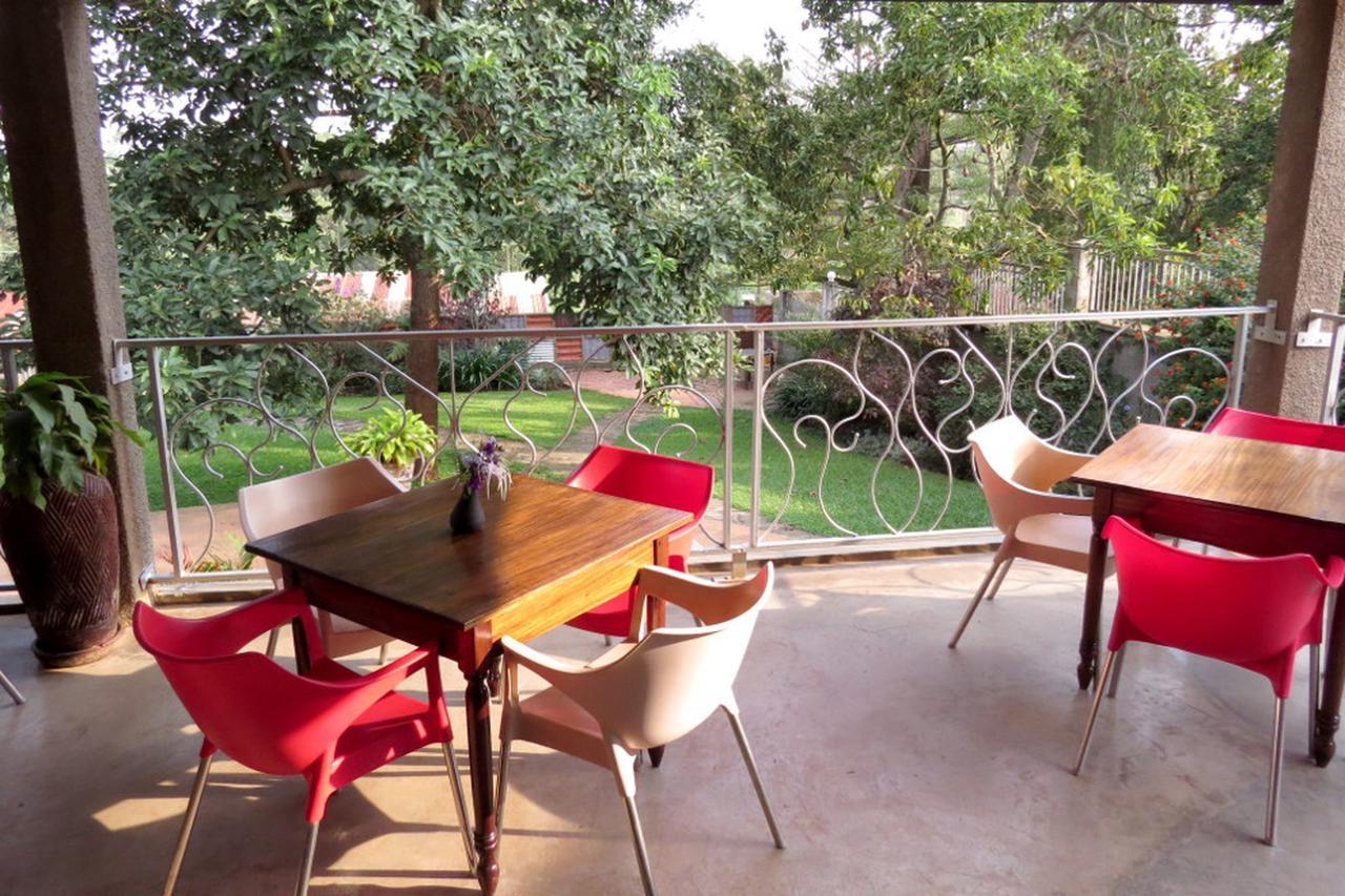 Dutchess Hotel And Restaurant Fort Portal Экстерьер фото